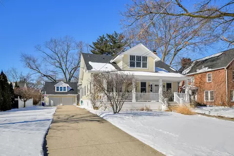 916 N Wheaton Ave, Wheaton, IL 60187