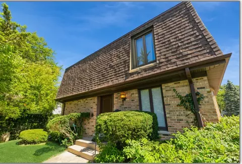 Exterior - 1504 Topp Ln #E, Glenview, IL 60025 photo 2 of 2