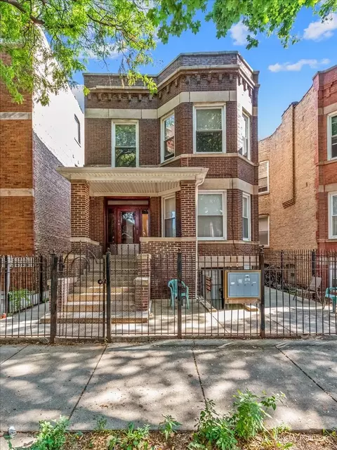 4237 W Potomac Ave, Chicago, IL 60651