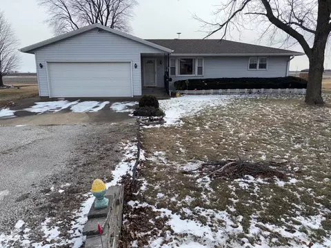 307 Olive St, Emden, IL 62635