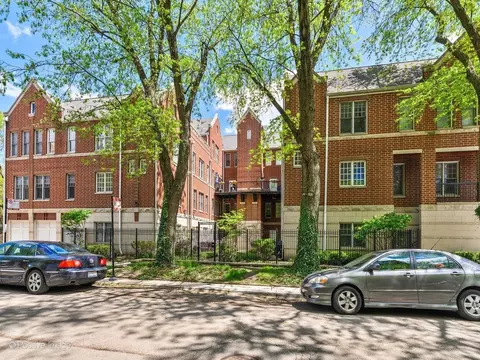 3951 N Hermitage Ave #B, Chicago, IL 60613