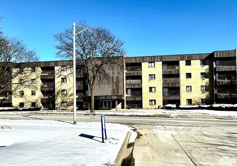 1133 S Finley Rd #110, Lombard, IL 60148