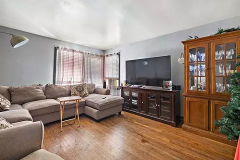 146 Custer Ave, Evanston, IL 60202 photo 17