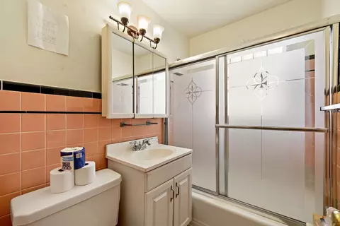 146 Custer Ave, Evanston, IL 60202 photo 22