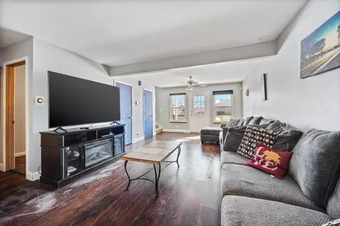 569 Sandy Ct, Harvard, IL 60033 photo 5