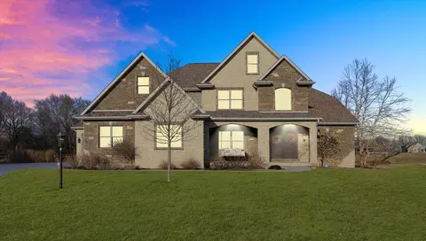 9 Jefferson Crossing Ct, Monticello, IL 61856