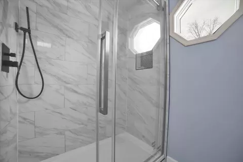 Bath - 2417 Rivermist Ct, Naperville, IL 60565 photo 8 of 8