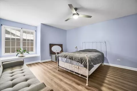 Bedroom - 2417 Rivermist Ct, Naperville, IL 60565 photo 4 of 6