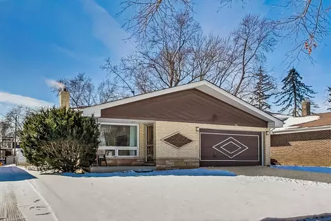 378 W Commonwealth Ln, Elmhurst, IL 60126