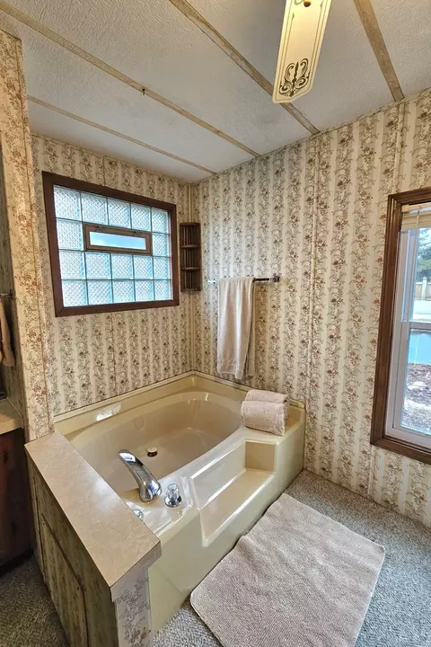 2003 Oakland Ave, Crest Hill, IL 60403 photo 16