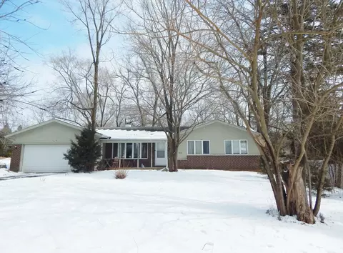 3410 Ridge Rd, Island Lake, IL 60042