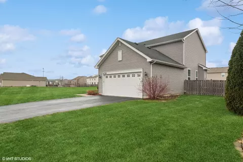 6718 Galway Dr, Mchenry, IL 60050