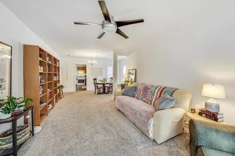 1562 E Algonquin Rd, Des Plaines, IL 60016 photo 6