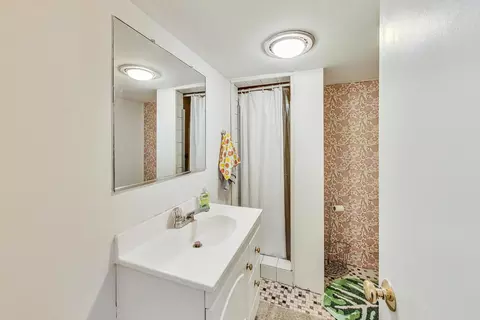 1562 E Algonquin Rd, Des Plaines, IL 60016 photo 32