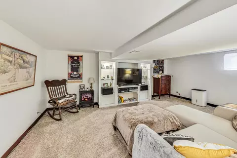 1562 E Algonquin Rd, Des Plaines, IL 60016 photo 28
