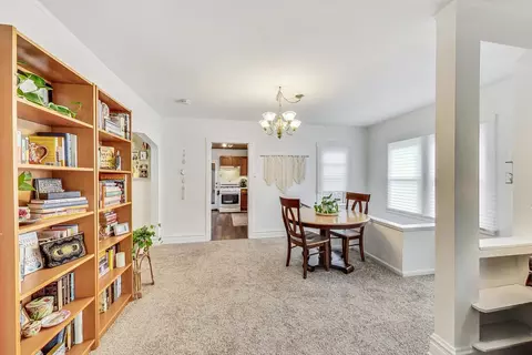 1562 E Algonquin Rd, Des Plaines, IL 60016 photo 11