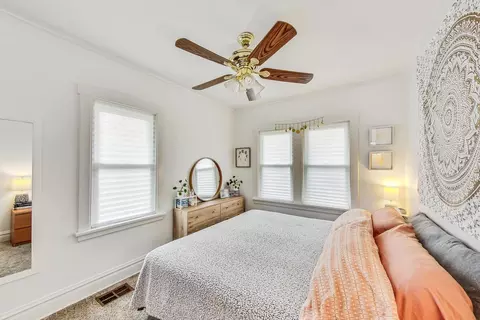 1562 E Algonquin Rd, Des Plaines, IL 60016 photo 23