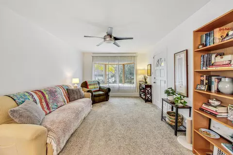 1562 E Algonquin Rd, Des Plaines, IL 60016 photo 7