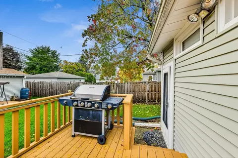 1562 E Algonquin Rd, Des Plaines, IL 60016 photo 37