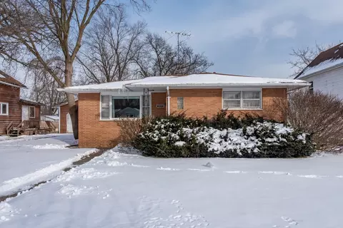2819 Gabriel Ave, Zion, IL 60099