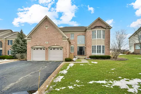 24 Tournament Dr S, Hawthorn Woods, IL 60047