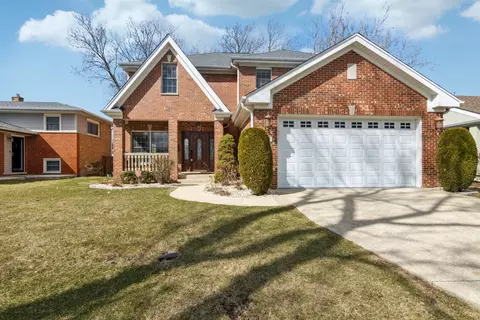 8702 N Osceola Ave, Niles, IL 60714