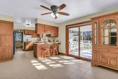305 Pershing Ct E, Philo, IL 61864 photo 9
