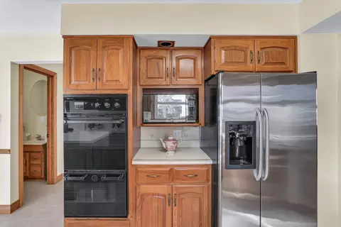 305 Pershing Ct E, Philo, IL 61864 photo 13