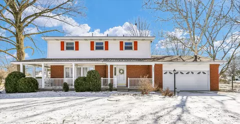 305 Pershing Ct E, Philo, IL 61864