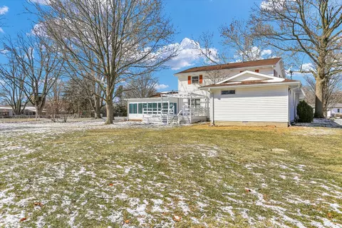 305 Pershing Ct E, Philo, IL 61864 photo 37