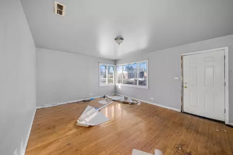 Living - 16159 Wood St, Markham, IL 60428 photo 2 of 3