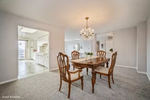Dining - 2000 Chestnut Ave #403, Glenview, IL 60025 photo 1 of 1