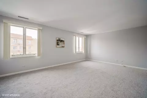 Living - 2000 Chestnut Ave #403, Glenview, IL 60025 photo 2 of 2