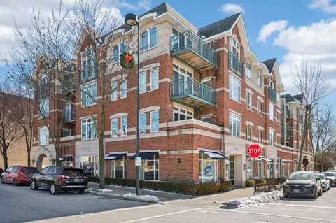 812 Oak St #200, Winnetka, IL 60093
