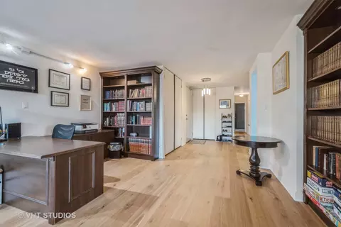 Entry Way - 6933 N Kedzie Ave #116, Chicago, IL 60645 photo 1 of 1