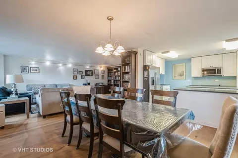 Dining - 6933 N Kedzie Ave #116, Chicago, IL 60645 photo 2 of 2