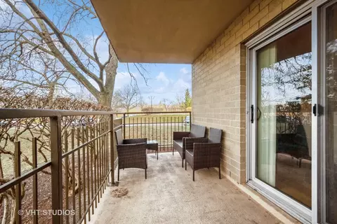 Exterior - 6933 N Kedzie Ave #116, Chicago, IL 60645 photo 1 of 1