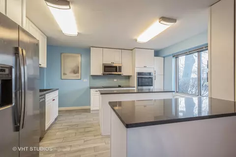 Kitchen - 6933 N Kedzie Ave #116, Chicago, IL 60645 photo 1 of 4