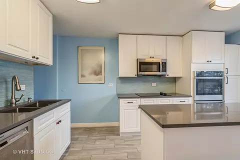Kitchen - 6933 N Kedzie Ave #116, Chicago, IL 60645 photo 3 of 4