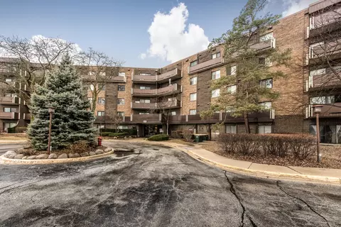 840 Wellington Ave #316, Elk Grove Village, IL 60007