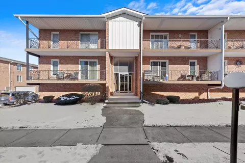 11352 Moraine Dr #A, Palos Hills, IL 60465