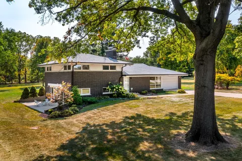 34 Elmwood Dr, Oswego, IL 60543