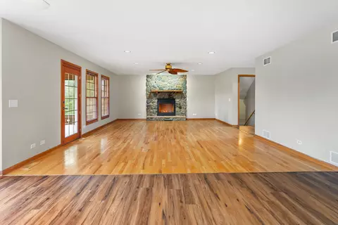2502 Fox Bluff Ln, Spring Grove, IL 60081 photo 6