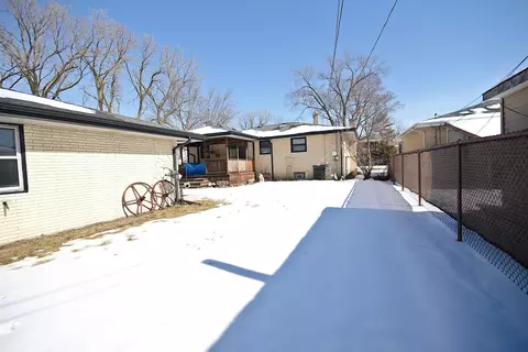 18202 Locust St, Lansing, IL 60438 photo 27