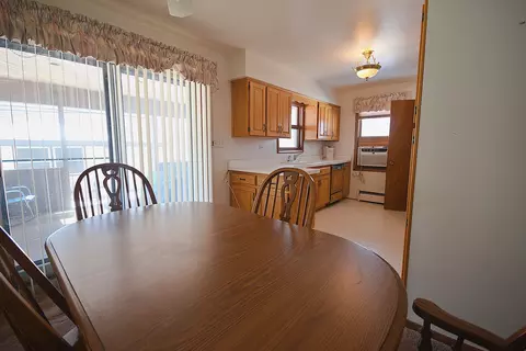 18202 Locust St, Lansing, IL 60438 photo 6