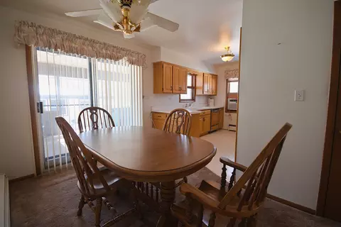 18202 Locust St, Lansing, IL 60438 photo 7