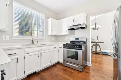 Kitchen - 2010 Pointe Blvd, Aurora, IL 60504 photo 1 of 4