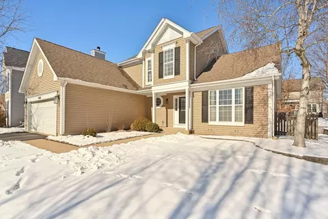 Exterior - 2010 Pointe Blvd, Aurora, IL 60504 photo 2 of 5