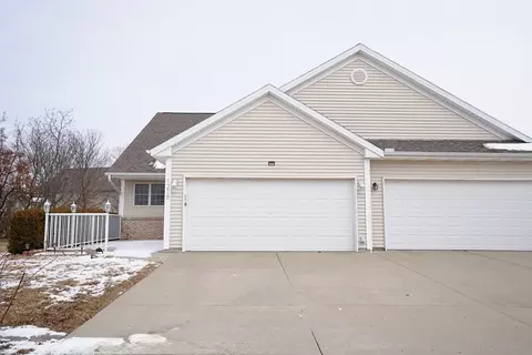 1218 Onyx Ln, Normal, IL 61761