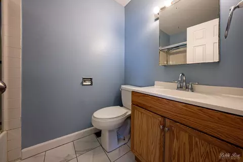 Bath - 1545 Cornell Pl, Hoffman Estates, IL 60169 photo 1 of 2